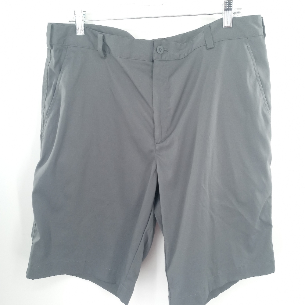 Nike Golf Dri-Fit Shorts size 38